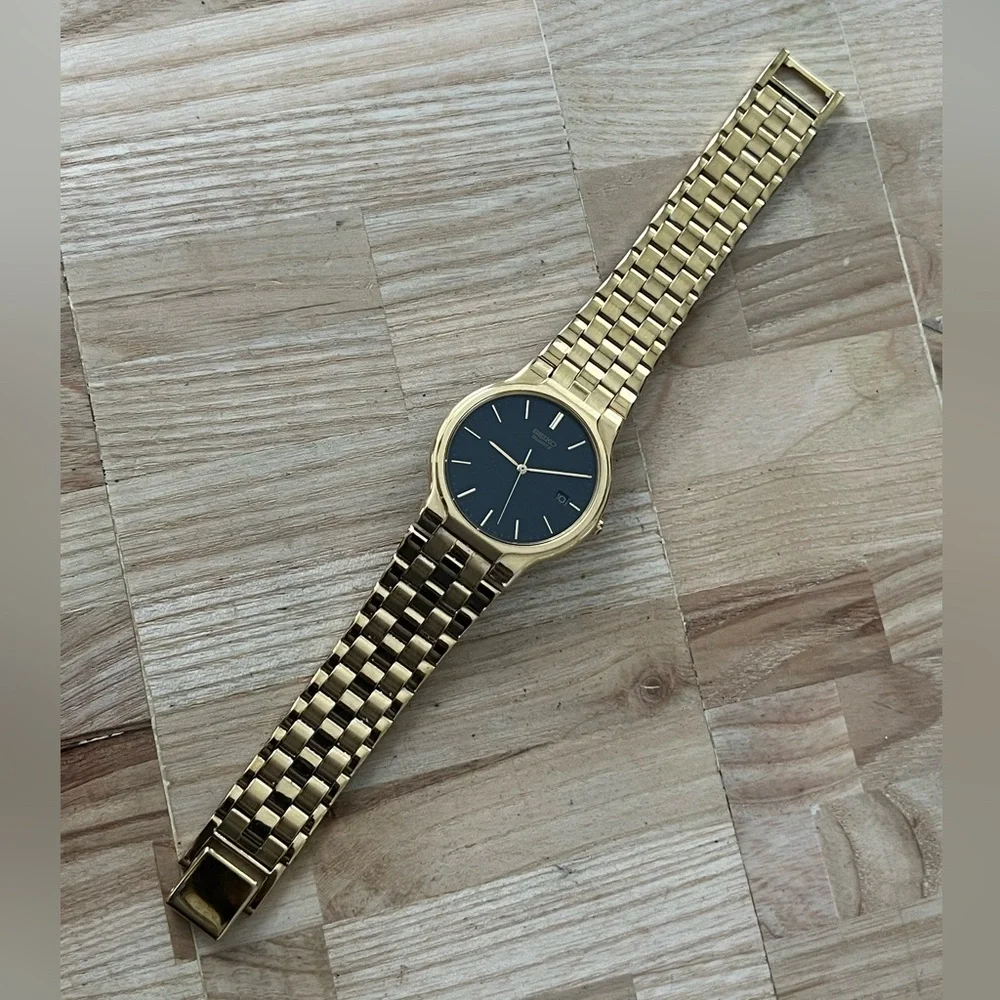Seiko Rare Vintage Men’s Watch Gold-Tone Weave Bracelet Black Dial Date